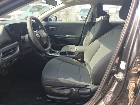 Used 2025 Kia K4 LXS image 7