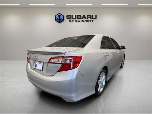 Used 2012 Toyota Camry SE image 5