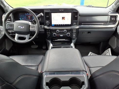 Used 2025 Ford F250 Lariat w/ Lariat Ultimate Package AWD/4WD image 12