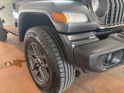 Used 2024 Jeep Wrangler Unlimited Sport AWD/4WD image 9