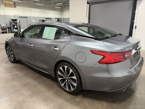 Used 2016 Nissan Maxima SR image 5