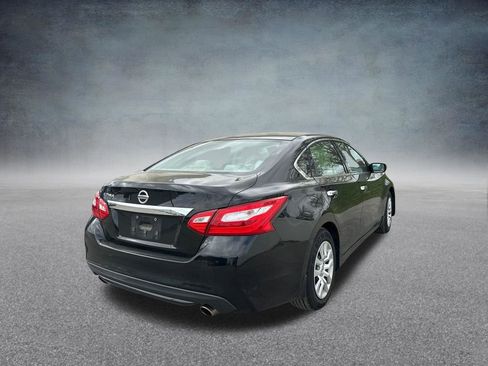 Used 2016 Nissan Altima 2.5 S w/ Power Driver Seat Package image 5