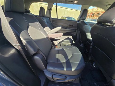 Used 2025 Toyota Grand Highlander AWD image 14