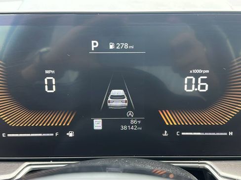 Used 2024 Kia Sorento S FWD image 2
