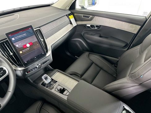 New 2025 Volvo XC90 T8 Ultra w/ Protection Package Premier image 21