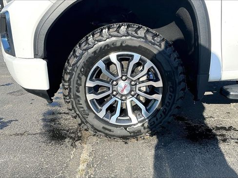 Used 2020 GMC Sierra 1500 AT4 w/ AT4 Premium Package AWD/4WD image 2