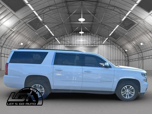 Used 2017 Chevrolet Suburban LS w/ Enhanced Driver Alert Package RWD image 8
