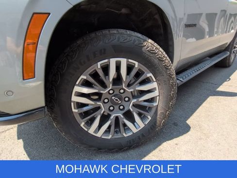 Used 2025 Chevrolet Tahoe Z71 w/ Comfort Package AWD/4WD image 8
