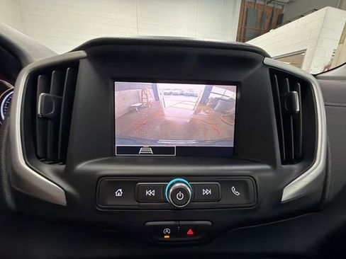 Used 2022 GMC Terrain SLE image 17