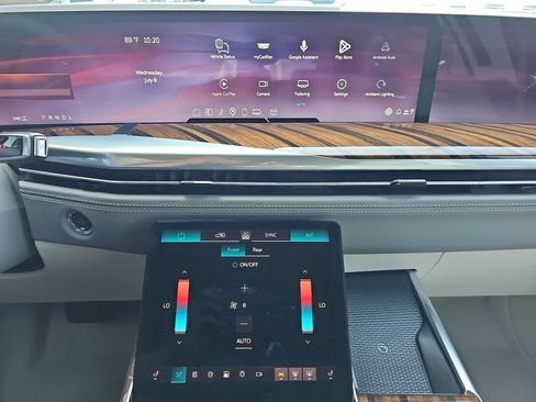 New 2026 Cadillac Escalade Platinum Sport w/ LPO, ONYX Package AWD/4WD image 21