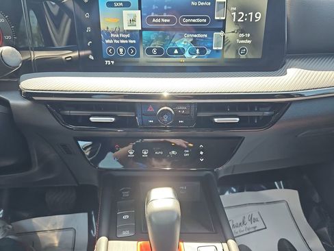 Used 2025 Nissan Kicks SR FWD image 27