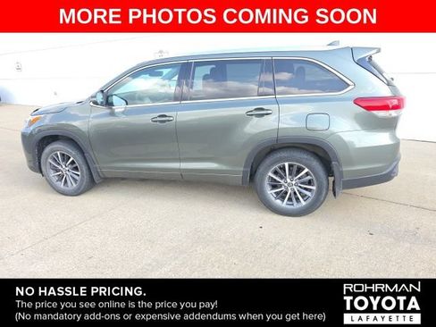 Used 2018 Toyota Highlander XLE AWD/4WD image 4