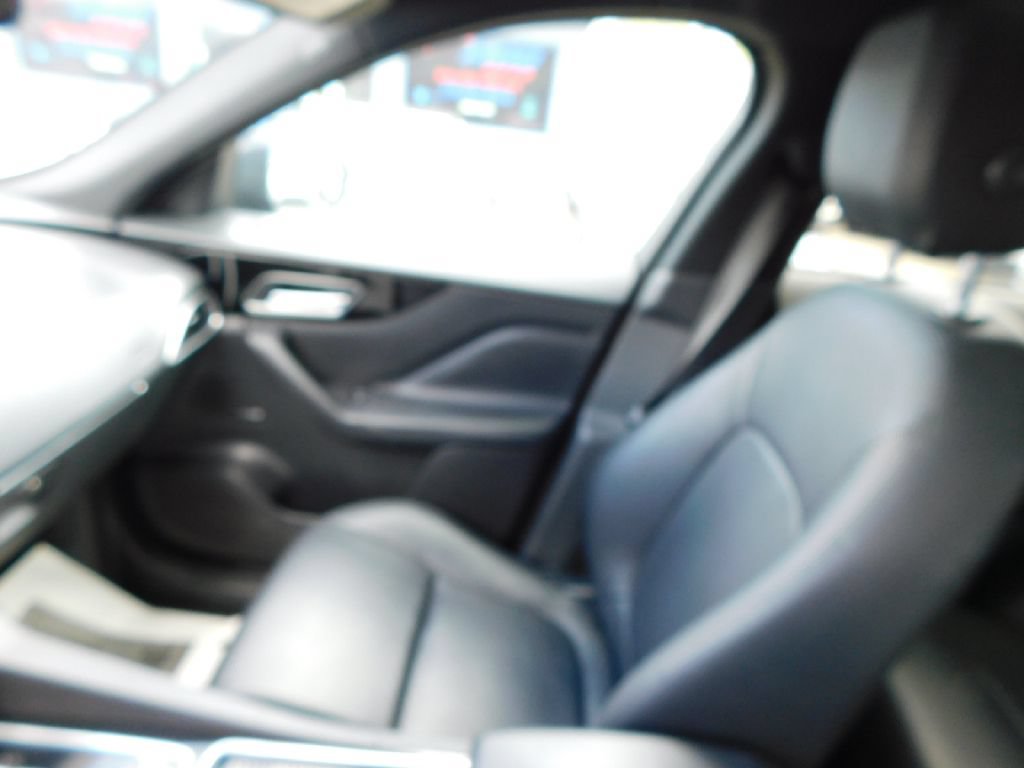 Used 2018 Jaguar F-PACE Premium AWD/4WD image 40
