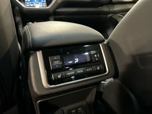 Used 2023 Subaru Ascent Limited AWD/4WD image 22