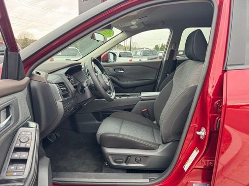 Used 2023 Nissan Rogue SV image 21