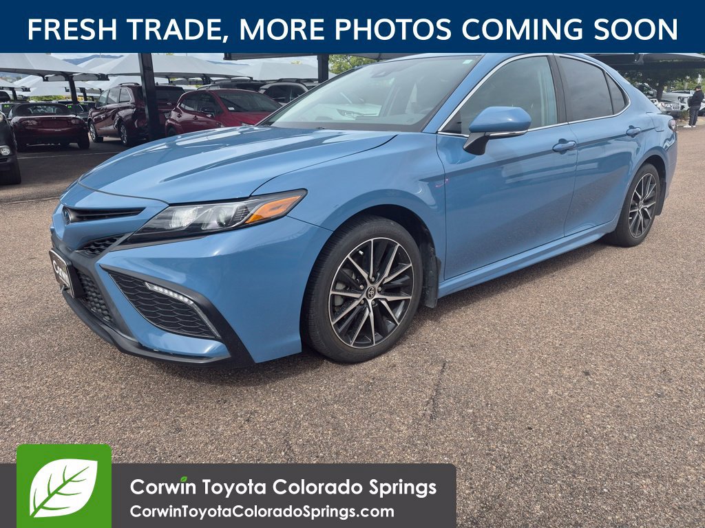 Used 2024 Toyota Camry SE FWD image 3