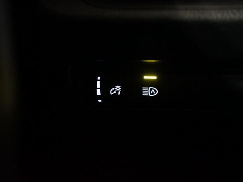 Certified 2025 Toyota RAV4 XLE w/ Convenience Package FWD image 24