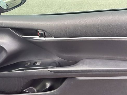 Used 2019 Toyota Camry SE image 30