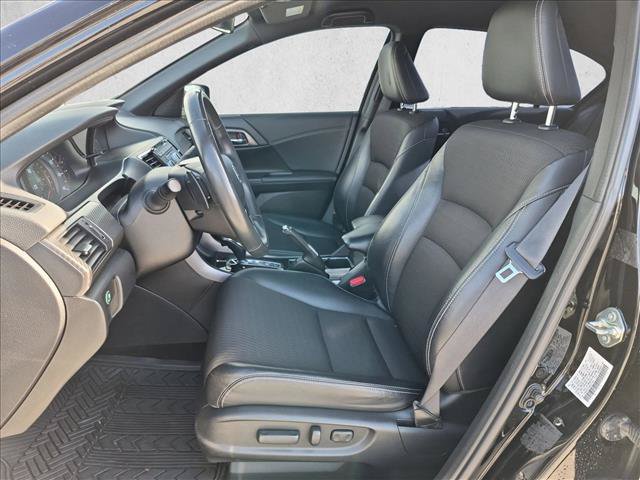 Used 2017 Honda Accord Sport image 13