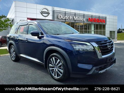 Certified 2022 Nissan Pathfinder Platinum w/ Cargo Package AWD/4WD image 1