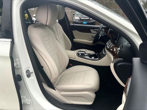 Used 2017 Mercedes-Benz E 300 4MATIC image 11