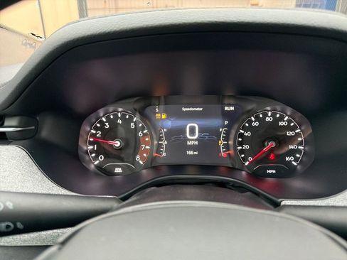 Used 2025 Jeep Compass Latitude image 24