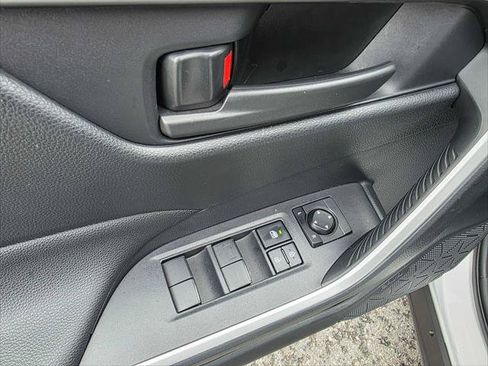 Used 2025 Toyota RAV4 LE AWD/4WD image 21