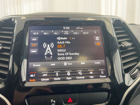 Used 2019 Jeep Cherokee Limited w/ Trailer Tow Group image 24