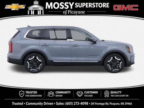 Used 2025 Kia Telluride S FWD image 9