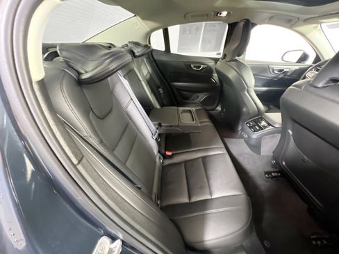 Used 2021 Volvo S60 T5 Inscription image 29