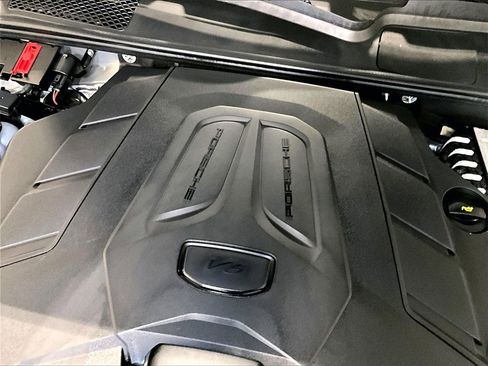 Certified 2025 Porsche Cayenne image 34