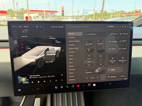 Used 2025 Tesla Cybertruck AWD Crew Cab image 12