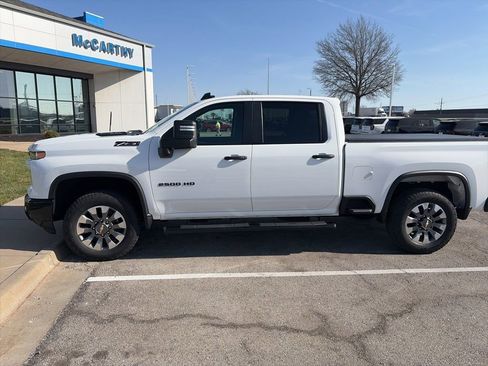 Certified 2024 Chevrolet Silverado 2500 Custom w/ Custom Value Package image 2