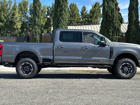 New 2026 Ford F250 Platinum w/ Tremor Off-Road Package AWD/4WD image 3
