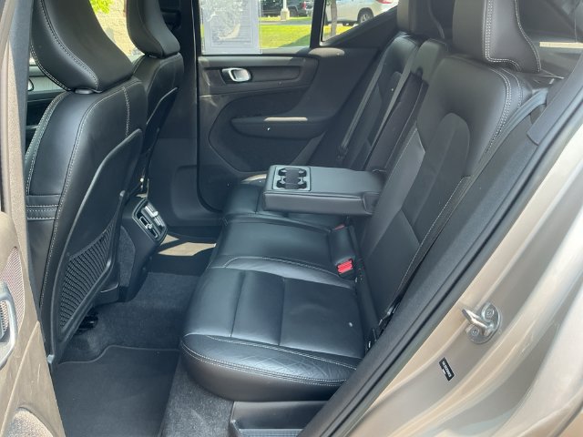 Used 2023 Volvo XC40 B5 Plus AWD/4WD image 22