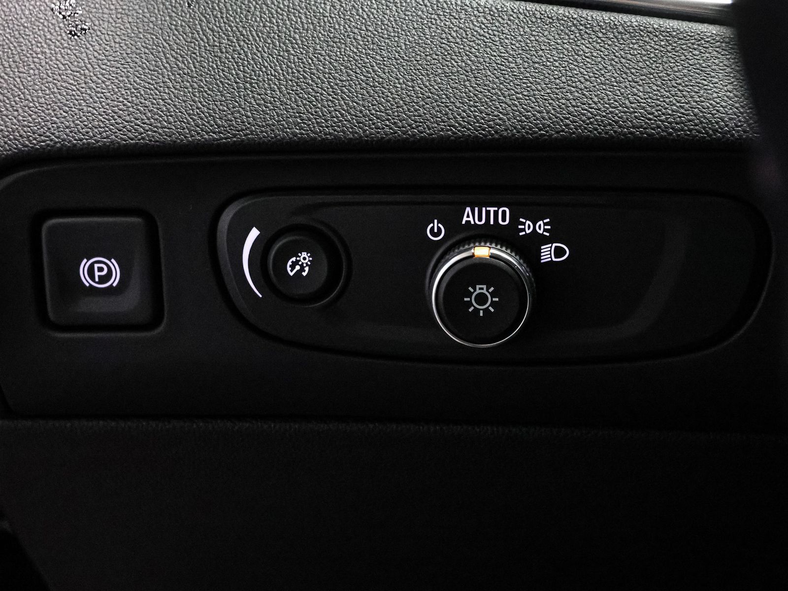 Used 2020 Buick Enclave Essence AWD/4WD image 32