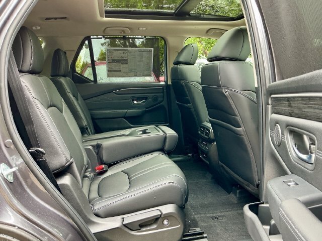 New 2026 Honda Pilot Touring image 15