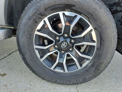 Used 2005 Toyota Sequoia Limited image 20