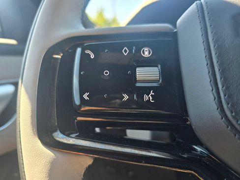 New 2026 Land Rover Range Rover Velar Dynamic SE image 32