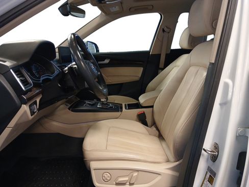 Used 2019 Audi Q5 2.0T Premium w/ Convenience Package image 9