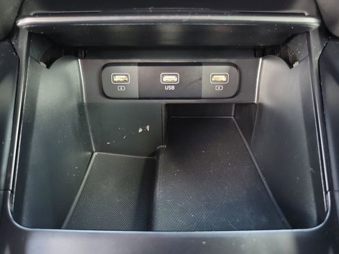 Used 2023 Kia Sorento LX image 13