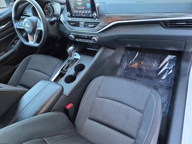 Used 2025 Nissan Altima 2.5 SV FWD image 20