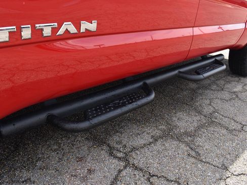 Used 2023 Nissan Titan SV w/ SV Convenience Package image 6