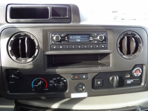 Used 2021 Ford E-350 and Econoline 350 Super Duty image 23