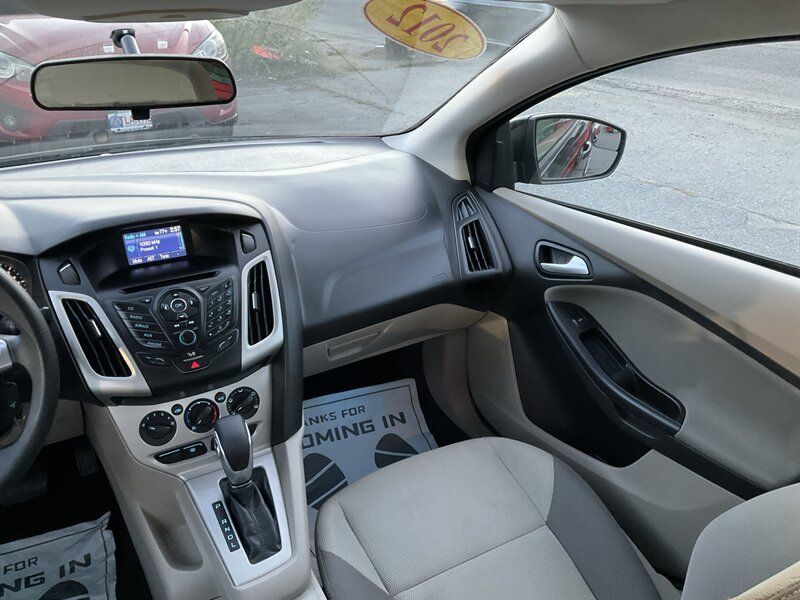Used 2012 Ford Focus SE FWD image 18