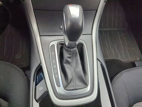 Used 2017 Ford Edge SEL image 28