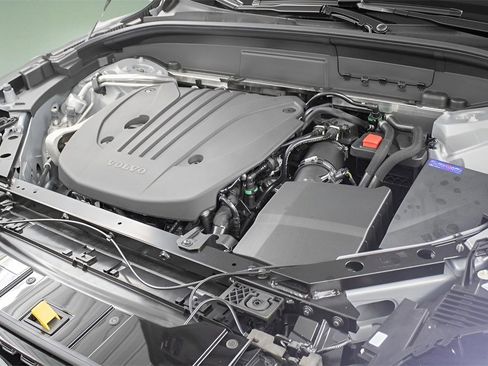 Certified 2025 Volvo XC60 B5 Plus w/ Protection Package Premier image 14