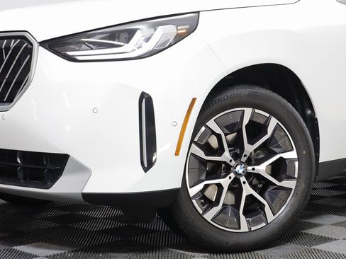 Certified 2025 BMW X3 xDrive30i w/ Premium Package image 3