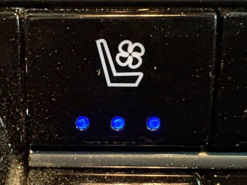 Used 2023 Chevrolet Colorado Z71 w/ Z71 Convenience Package 2 image 8