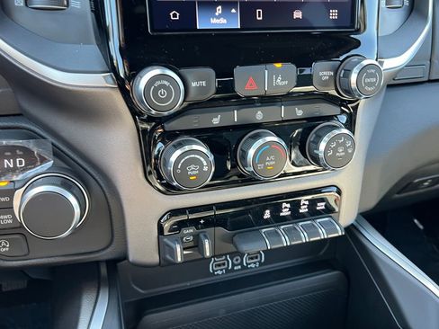 New 2026 RAM 1500 4x4 Crew Cab image 25